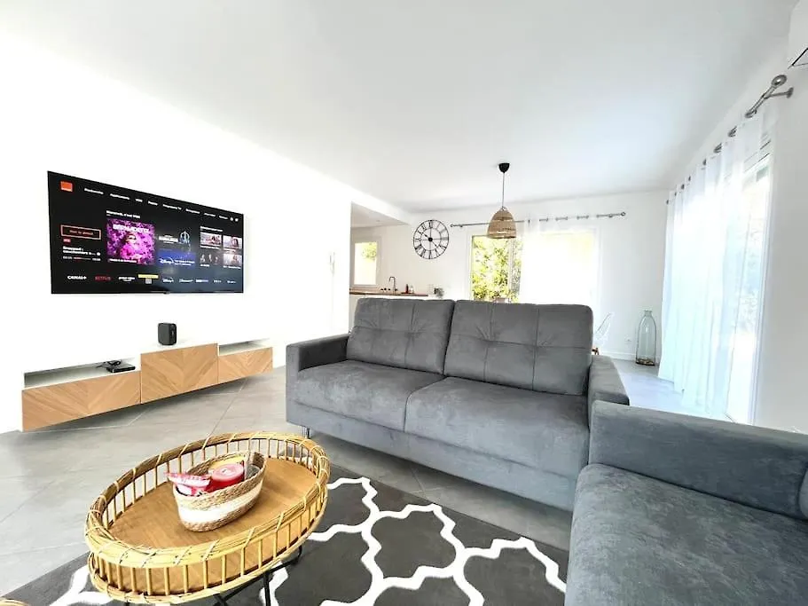 Villa Victoria #8 Persons #3 Bedrooms #Terrace # Garage Beach - Calm And Clim location